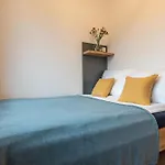 Krzywa 8, Wanna Z Hydromasazem, Basen Zewnetrzny *