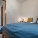 Krzywa 8, Wanna Z Hydromasazem, Basen Zewnetrzny * Wisła