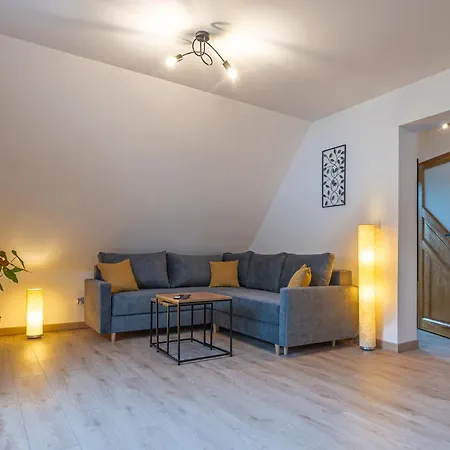 Krzywa 8, Wanna Z Hydromasazem, Basen Zewnetrzny *