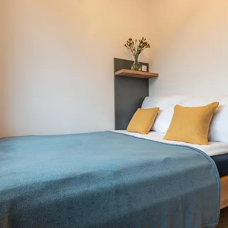 Krzywa 8, Wanna Z Hydromasazem, Basen Zewnetrzny *