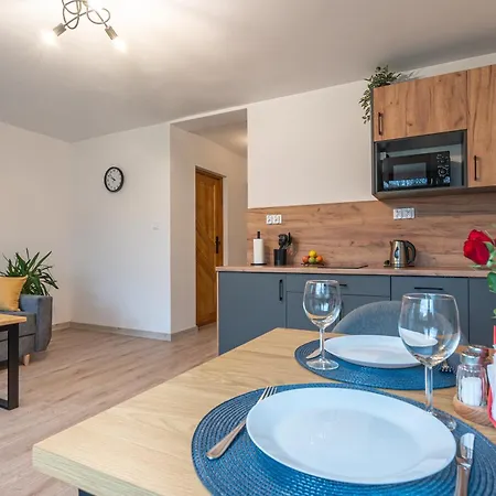 Krzywa 8, Wanna Z Hydromasazem, Basen Zewnetrzny