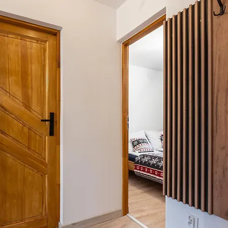 Krzywa 8, Wanna Z Hydromasazem, Basen Zewnetrzny *