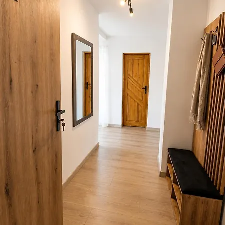 Krzywa 8, Wanna Z Hydromasażem, Basen Zewnętrzny