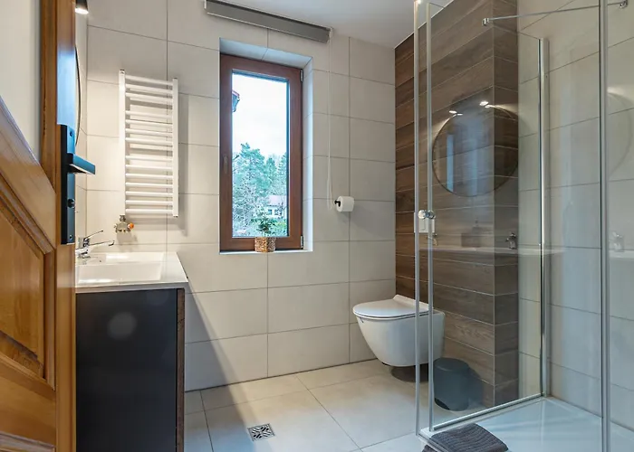 Krzywa 8, Wanna Z Hydromasazem, Basen Zewnetrzny Wisla