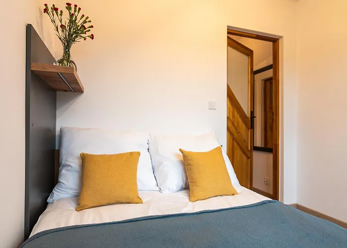 Krzywa 8, Wanna Z Hydromasazem, Basen Zewnetrzny *