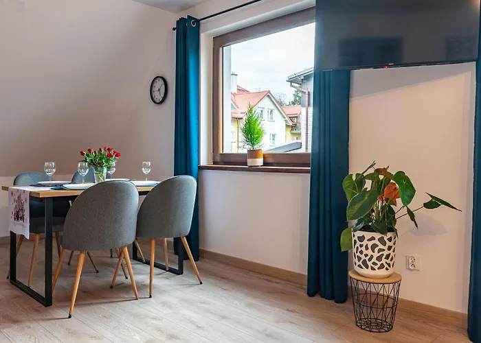 Krzywa 8, Wanna Z Hydromasazem, Basen Zewnetrzny