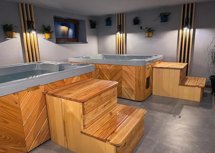 Krzywa 8, Wanna Z Hydromasazem, Basen Zewnetrzny Wisła