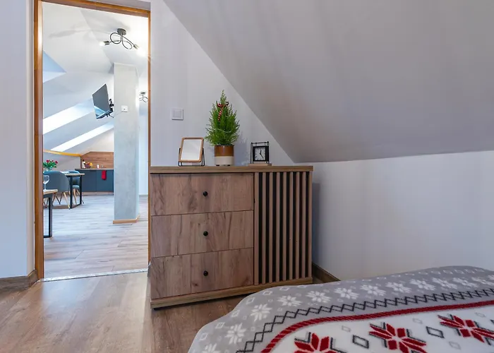 Krzywa 8, Wanna Z Hydromasazem, Basen Zewnetrzny * Wisla