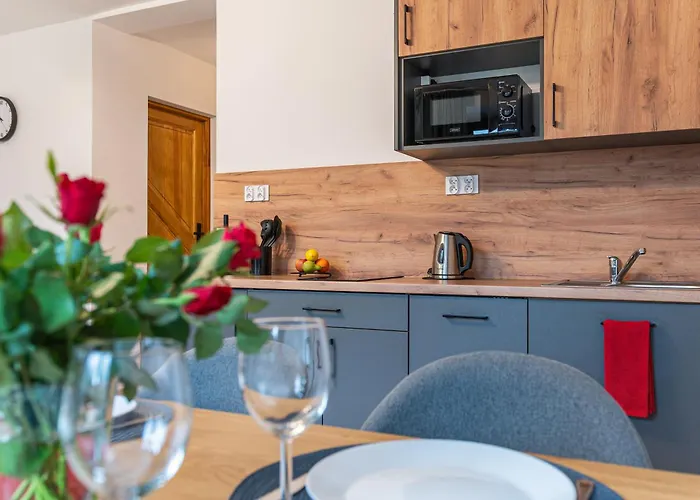 Krzywa 8, Wanna Z Hydromasazem, Basen Zewnetrzny