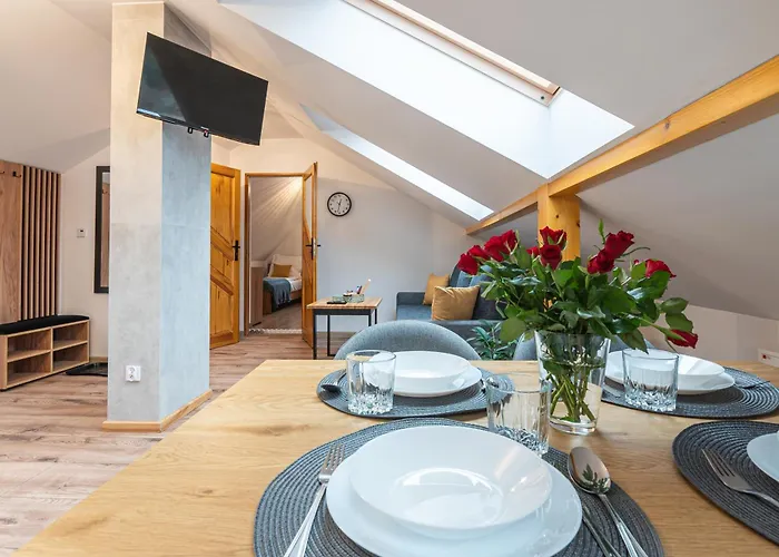 Krzywa 8, Wanna Z Hydromasazem, Basen Zewnetrzny *